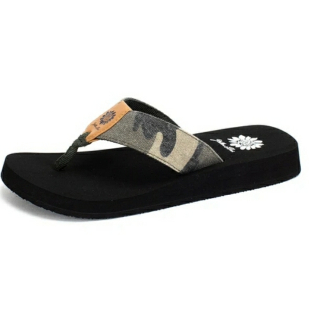 YELLOW BOX FINWICK CAMO FLIP FLOP MEDIUM WIDTH NEW IN BOX